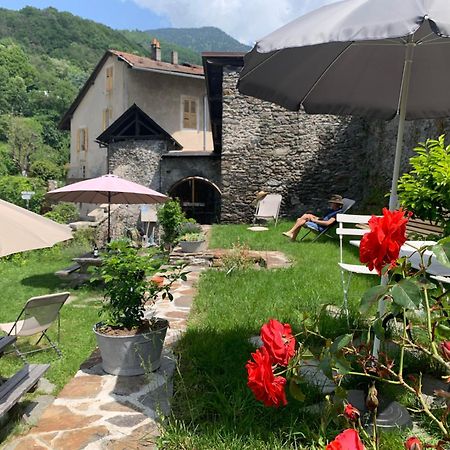 Au Cheval Blanc - Appartements Et Chambres D'Hotes Albertville Exterior foto