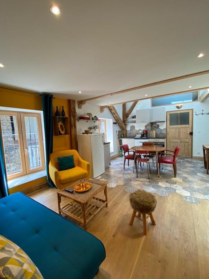 Au Cheval Blanc - Appartements Et Chambres D'Hotes Albertville Exterior foto