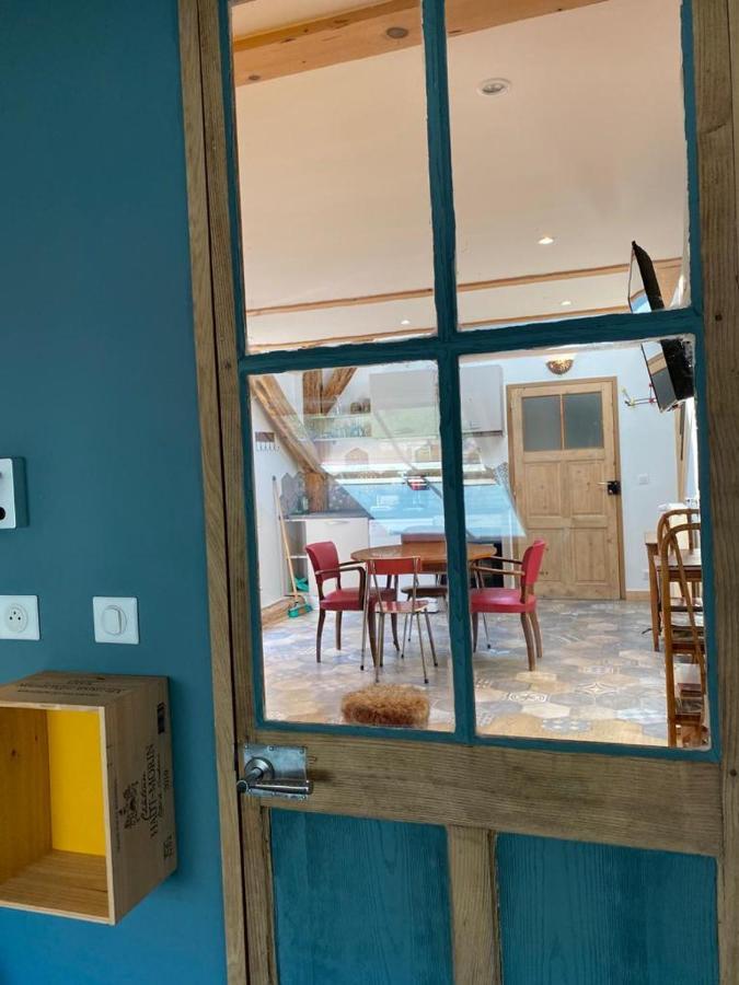 Au Cheval Blanc - Appartements Et Chambres D'Hotes Albertville Exterior foto