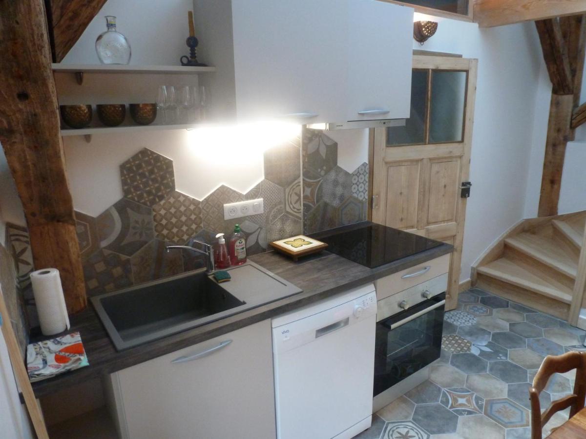Au Cheval Blanc - Appartements Et Chambres D'Hotes Albertville Exterior foto