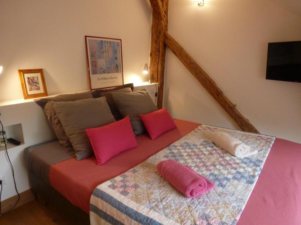 Au Cheval Blanc - Appartements Et Chambres D'Hotes Albertville Exterior foto