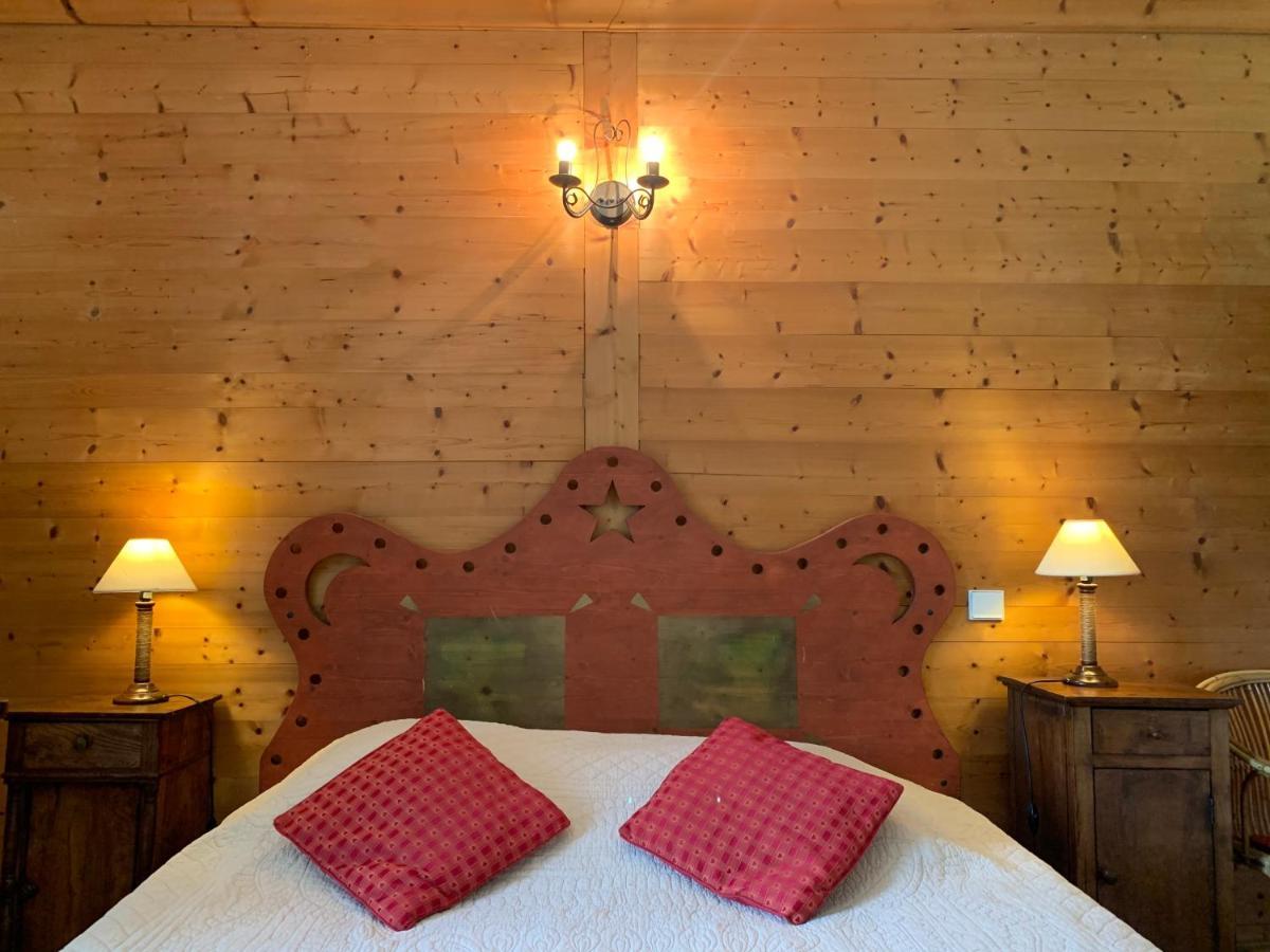Au Cheval Blanc - Appartements Et Chambres D'Hotes Albertville Exterior foto